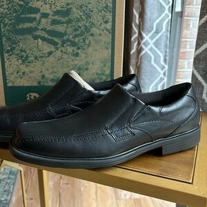 Dunham Dillon black leather lightweight slip on size 10 Narrow new